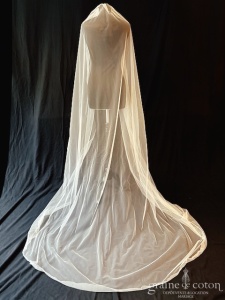Alina Marti - Voile long de 250 cm en tulle fluide bords bruts
