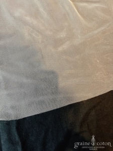 Alina Marti - Voile long de 250 cm en tulle fluide bords bruts