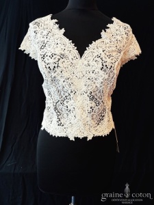 Bianco Evento - Boléro encolure en V à manches courtes en guipure ivoire