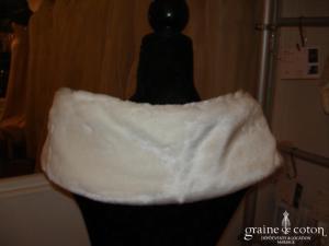 Etole en fourrure ivoire