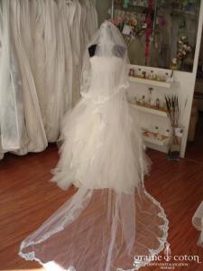 Frédéric Alzra - Voile long blanc bordé de dentelle