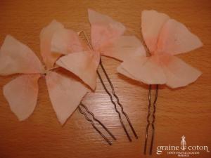 Pics à chignon fleurs en tissu saumon - Lot de 3