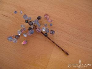 Pic à chignon perles bleues montées sur fil câblé