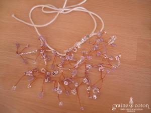 Collier en perles violettes