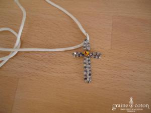 Croix en perles