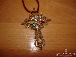 Christian Lacroix - Croix dorée avec pierres