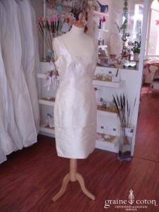 Création - Robe courte en mikado