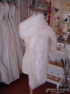 Pronuptia - Étole ivoire chaude en duvet de cygne