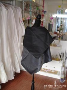 Erika Joy - Étole cape en soie grise