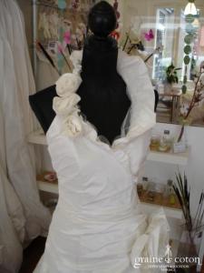 Linéa Raffaëlli - Robe une pièce ivoire, bretelle autour du cou