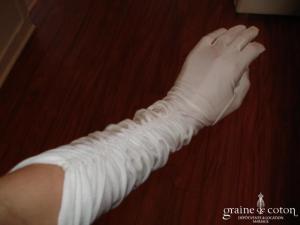 Gants longs ivoire plissés