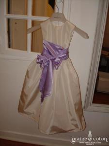 Graine de coton - Robe demoiselle d'honneur en taffetas ivoire avec ceinture de couleur