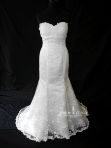 Création taille empire en dentelle ivoire clair