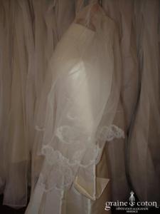 Pronuptia - Voile court ivoire avec bord dentelle