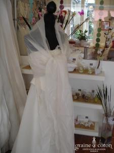 Cymbeline - Étole nervurée en organza de soie ivoire