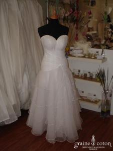 Créateur israëlien - Robe une pièce ivoire avec bustier drapé