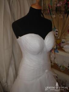 Créateur israëlien - Robe une pièce ivoire avec bustier drapé