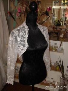 Création - Boléro court en dentelle et perles